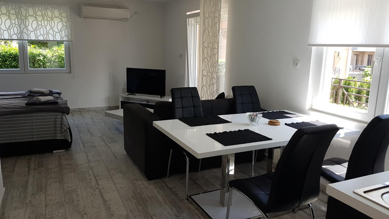 Apartment Azulmburgo Vrnjačka Banja Exterior foto